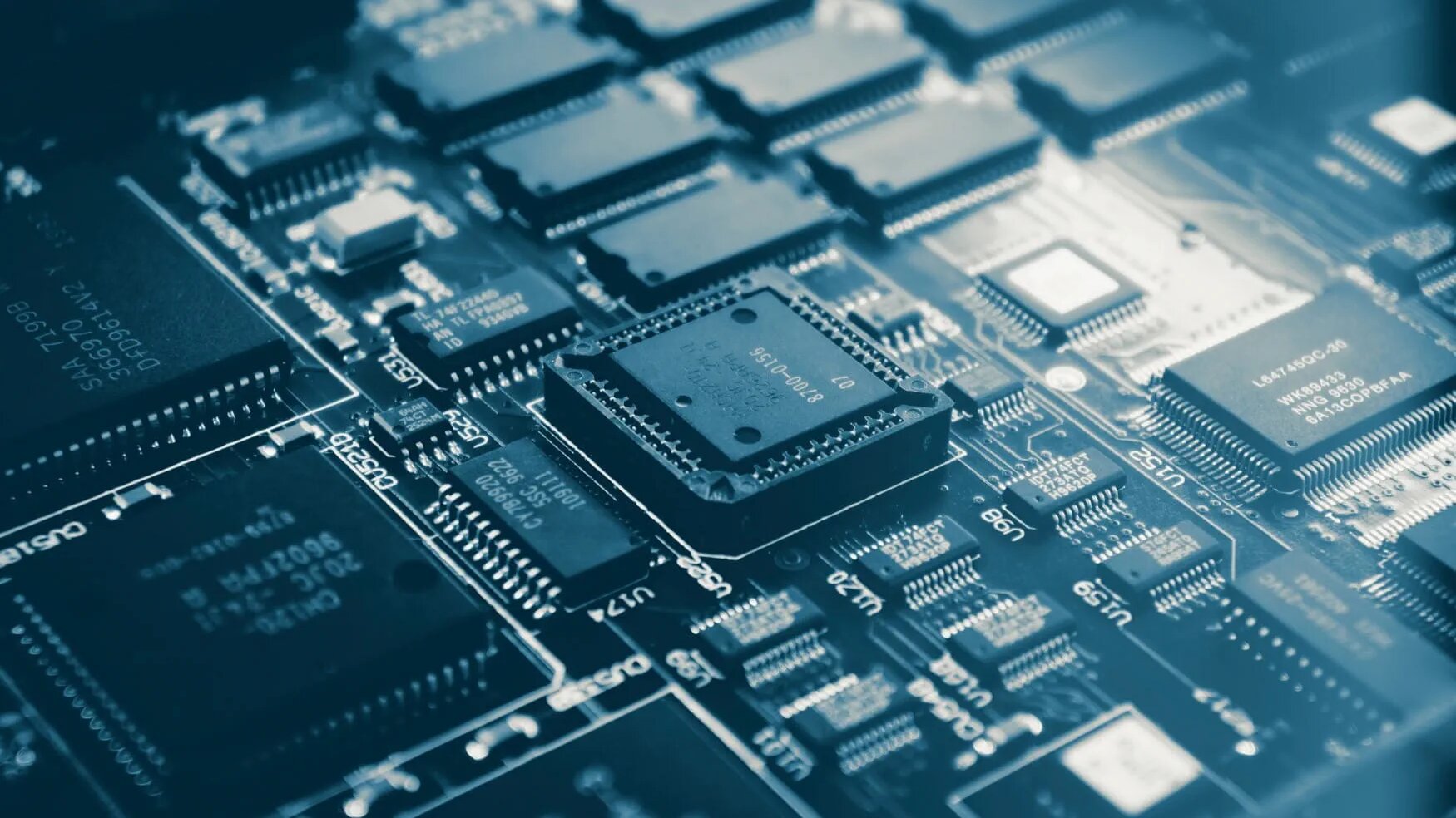 最纯净的标准：Everflon™ UHP PFA 如何保护下一代半导体